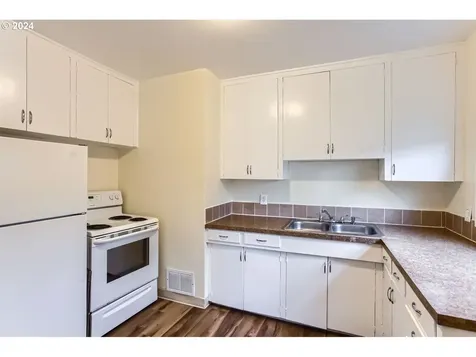 2333 NE Killingsworth Street Portland OR 97211