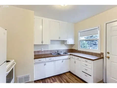 2333 NE Killingsworth Street Portland OR 97211
