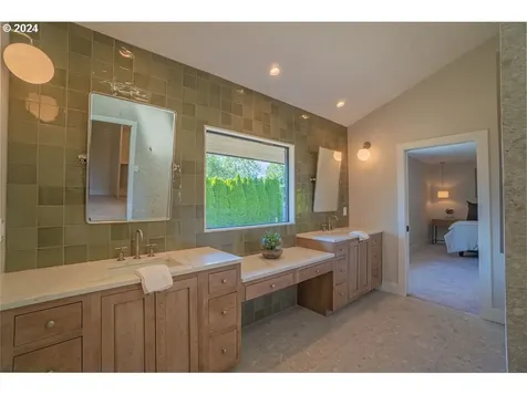 15009 NE Lawnview Circle Aurora OR 97002
