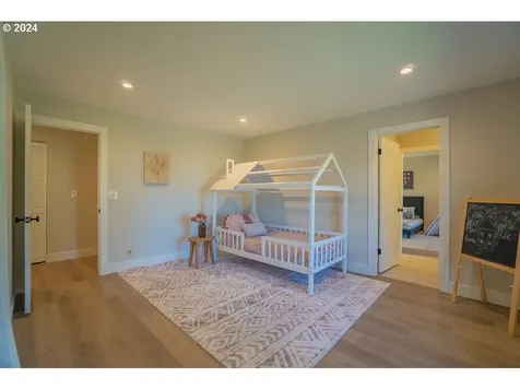 15009 NE Lawnview Circle Aurora OR 97002