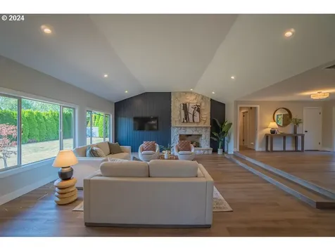 15009 NE Lawnview Circle Aurora OR 97002