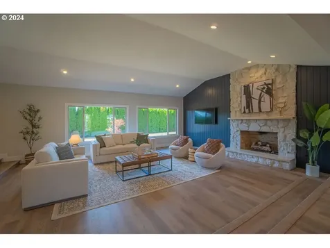 15009 NE Lawnview Circle Aurora OR 97002
