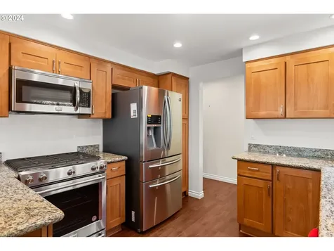 17145 SW Canby Court Beaverton OR 97007