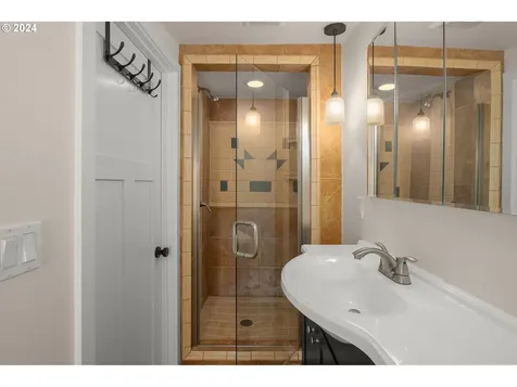 4827 Se Harrison Street Portland OR 97215