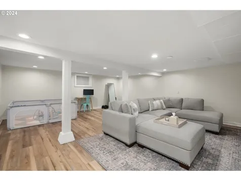 4827 Se Harrison Street Portland OR 97215
