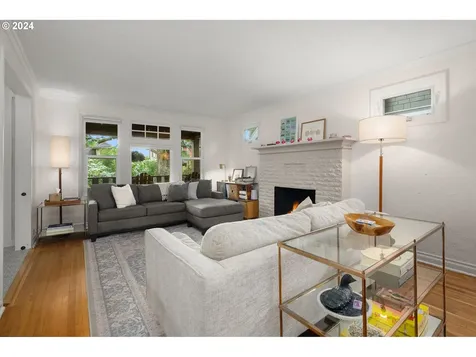4827 Se Harrison Street Portland OR 97215