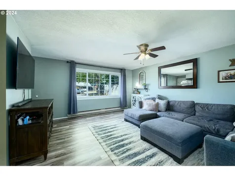 531 NE 3rd Street Willamina OR 97396