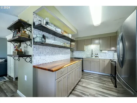531 NE 3rd Street Willamina OR 97396