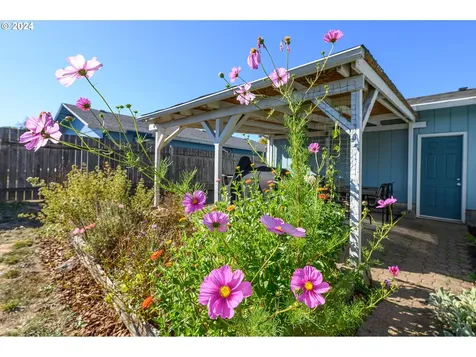 531 NE 3rd Street Willamina OR 97396