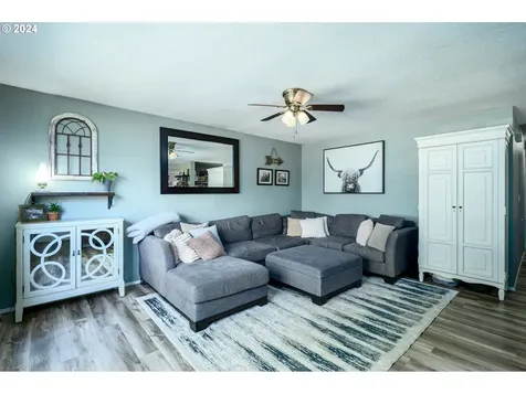 531 NE 3rd Street Willamina OR 97396