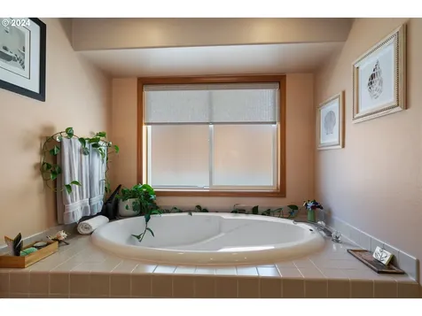 518 Nw 131st Street Vancouver WA 98685