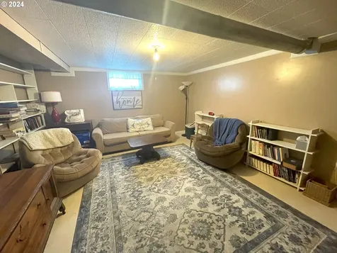 703 E Ridgeway Avenue Hermiston OR 97838