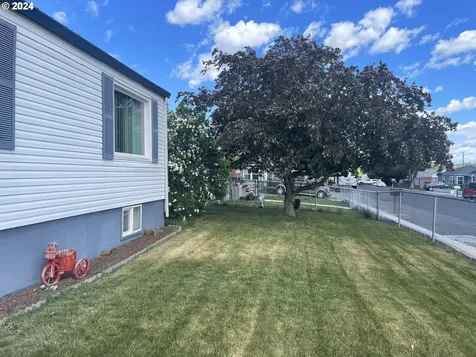 703 E Ridgeway Avenue Hermiston OR 97838