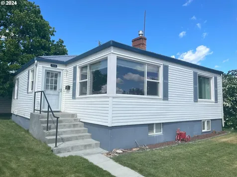 703 E Ridgeway Avenue Hermiston OR 97838