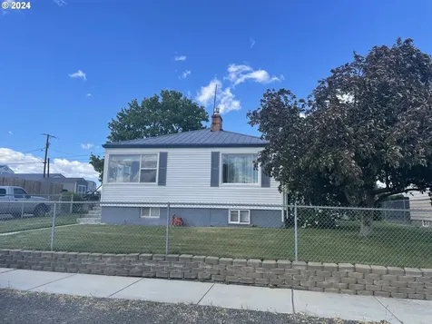 703 E Ridgeway Avenue Hermiston OR 97838