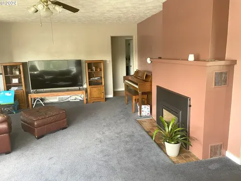 703 E Ridgeway Avenue Hermiston OR 97838