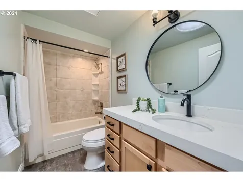 14240 S Canyon Ridge Drive Oregon City OR 97045
