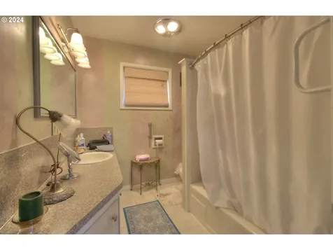 95622 N Bank Rogue River Road Gold Beach OR 97444