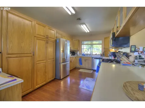 95622 N Bank Rogue River Road Gold Beach OR 97444
