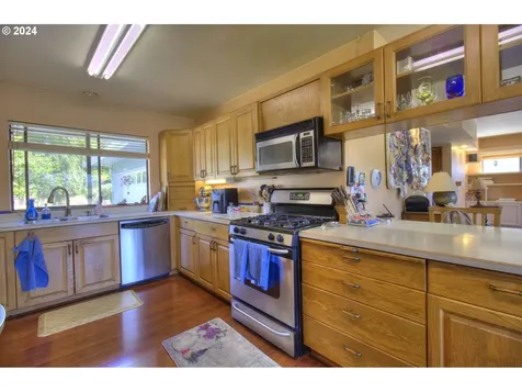 95622 N Bank Rogue River Road Gold Beach OR 97444