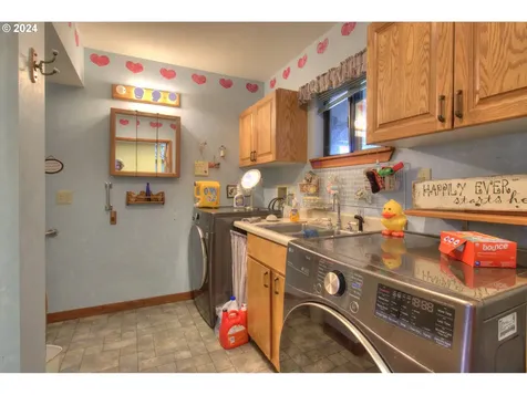 95622 N Bank Rogue River Road Gold Beach OR 97444