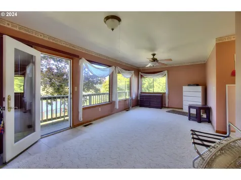 95622 N Bank Rogue River Road Gold Beach OR 97444