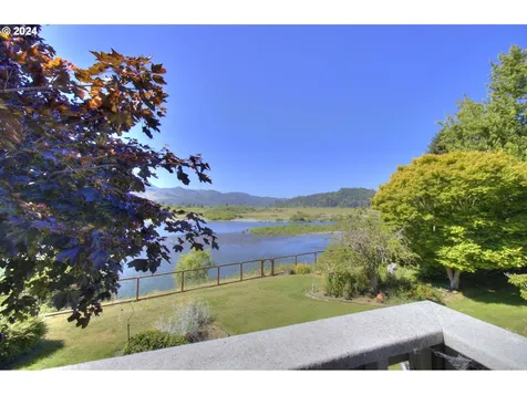 95622 N Bank Rogue River Road Gold Beach OR 97444