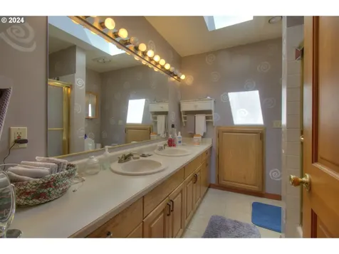 95622 N Bank Rogue River Road Gold Beach OR 97444