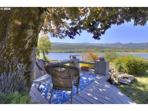 95622 N Bank Rogue River Road Gold Beach OR 97444