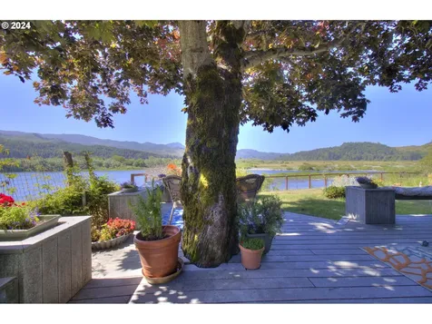 95622 N Bank Rogue River Road Gold Beach OR 97444
