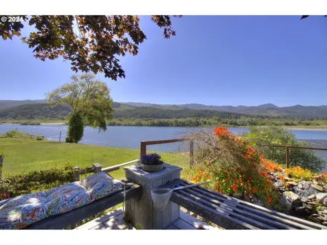 95622 N Bank Rogue River Road Gold Beach OR 97444
