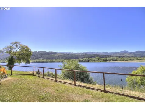 95622 N Bank Rogue River Road Gold Beach OR 97444