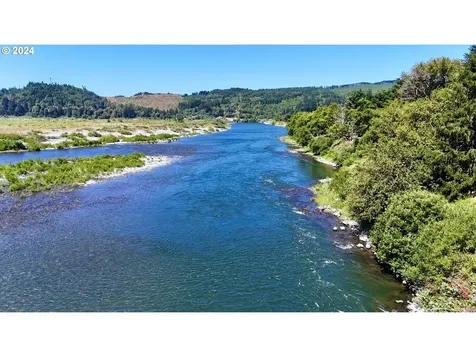 95622 N Bank Rogue River Road Gold Beach OR 97444