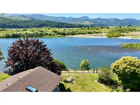 95622 N Bank Rogue River Road Gold Beach OR 97444