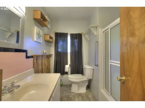 95622 N Bank Rogue River Road Gold Beach OR 97444