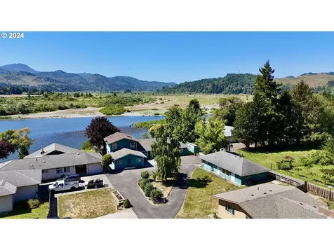 95622 N Bank Rogue River Road Gold Beach OR 97444