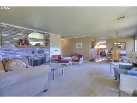 95622 N Bank Rogue River Road Gold Beach OR 97444