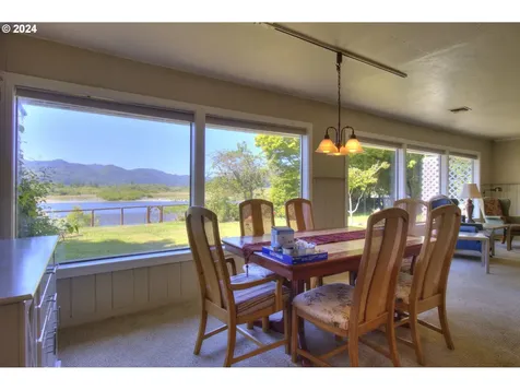 95622 N Bank Rogue River Road Gold Beach OR 97444