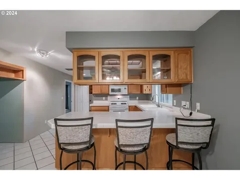 548 Se Ironwood Court Dallas OR 97338