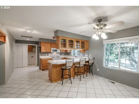 548 Se Ironwood Court Dallas OR 97338