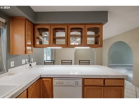 548 Se Ironwood Court Dallas OR 97338