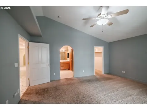 548 Se Ironwood Court Dallas OR 97338