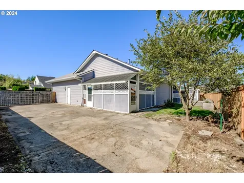 548 Se Ironwood Court Dallas OR 97338