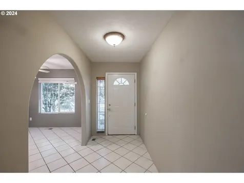 548 Se Ironwood Court Dallas OR 97338