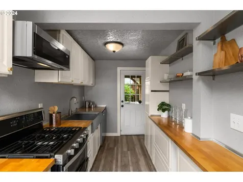 8421 N Bayard Avenue Portland OR 97217