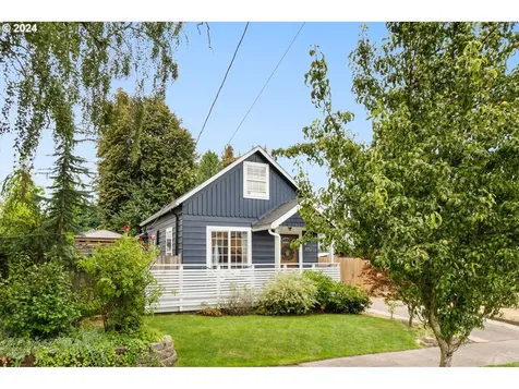 8421 N Bayard Avenue Portland OR 97217