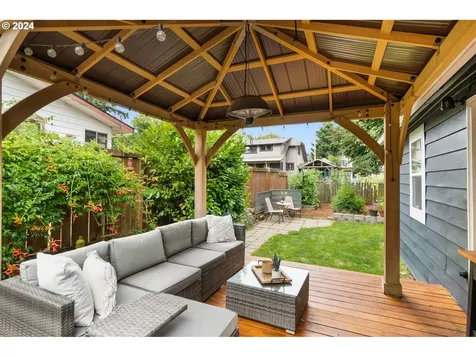 8421 N Bayard Avenue Portland OR 97217