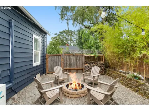 8421 N Bayard Avenue Portland OR 97217
