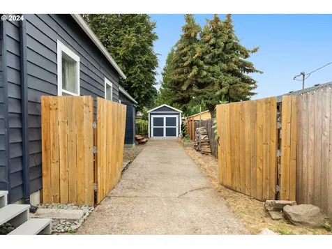 8421 N Bayard Avenue Portland OR 97217