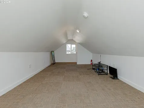 1022 E Street Washougal WA 98671